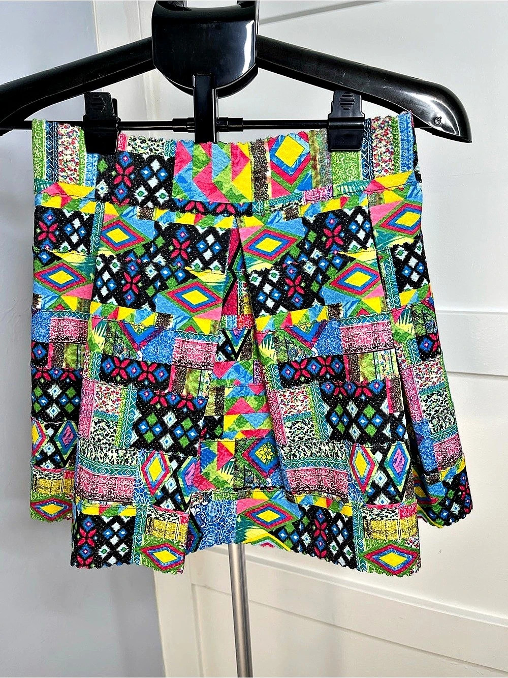 English Rose Geometric Mini Skirt in Multicolor Size Medium